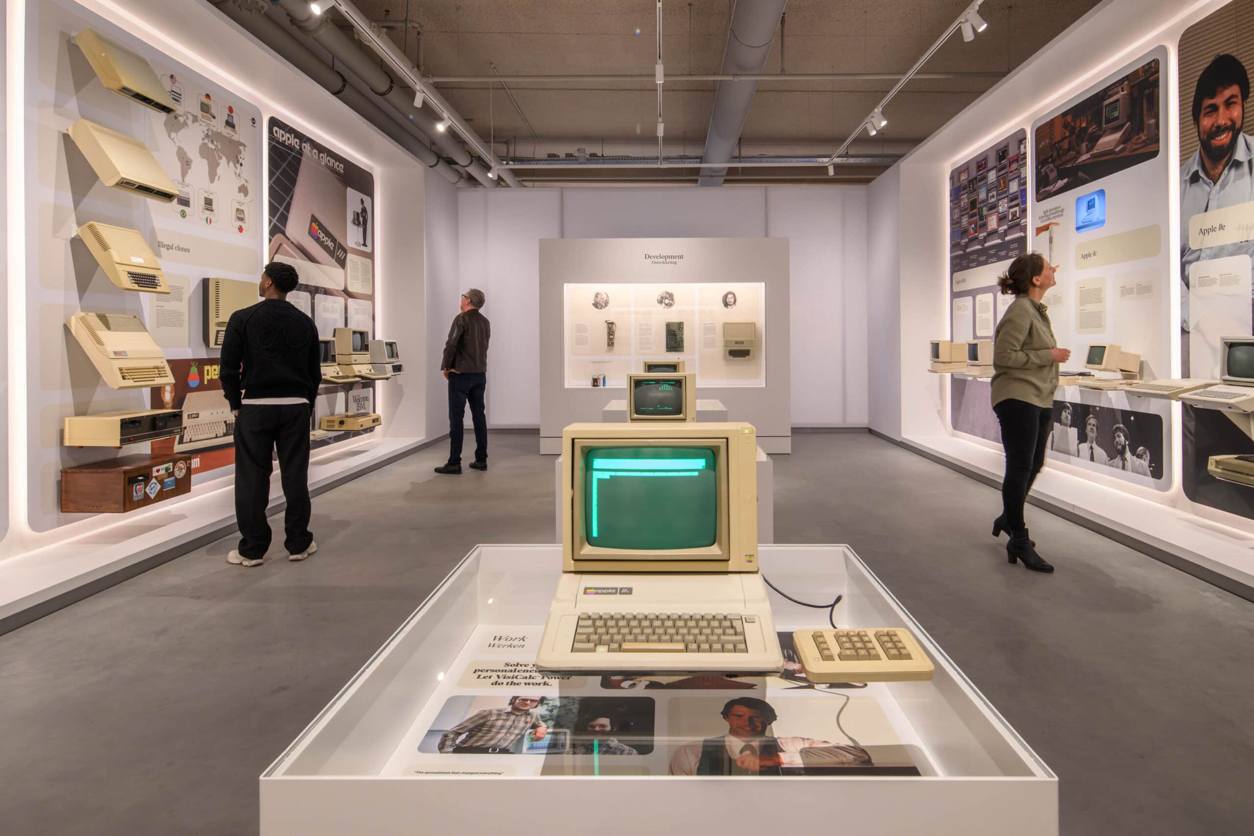 Grootste Apple-museum van Europa geopend in Utrecht